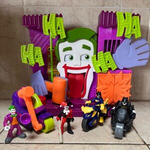 2009 Imaginext DC Super Friends Jokers Fun House